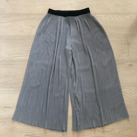 ZARA Pleated Culottes Trousers Cropped Pants - Picture 8 of 16